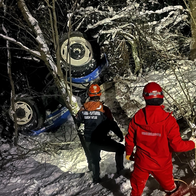 Yalova'da olumsuz hava koşulları nedeniyle mahsur kalan 22 kişi kurtarıldı