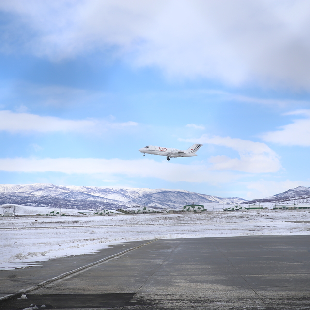 Bingöl'de kalçası kırılan çocuk ambulans uçakla Ankara'ya sevk edildi