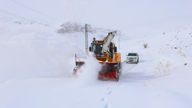 Iğdır'da 2 günde 75 köyün yolu ulaşıma açıldı