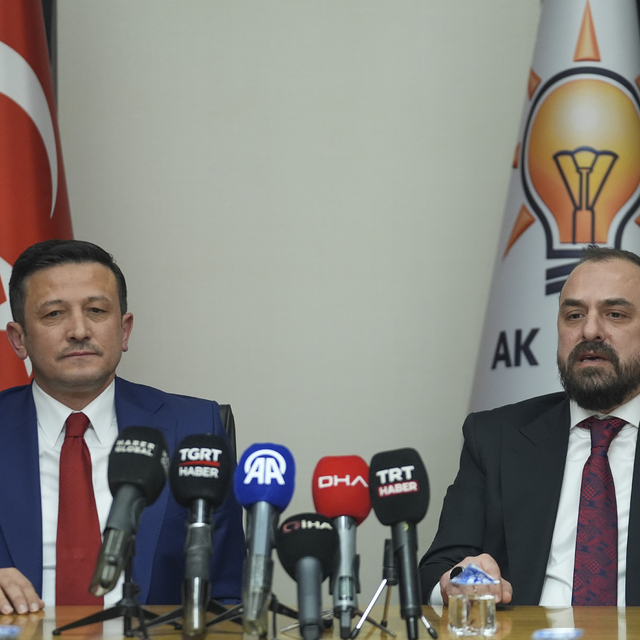 AK Parti Tanıtım ve Medya Başkanlığı'nda devir teslim töreni yapıldı