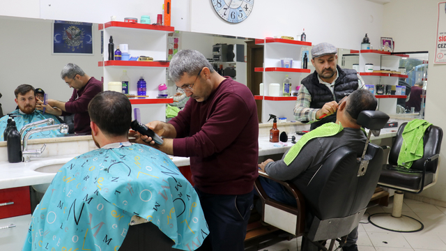Antalya'da berber tarifesinde zam oranı anlaşmazlığı
