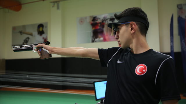 Atıcılıkta bronz madalya sahibi milli sporcu Mahmut İpekçioğlu, Avrupa Gençlik Olimpik Yaz Festivali'ne odaklandı: