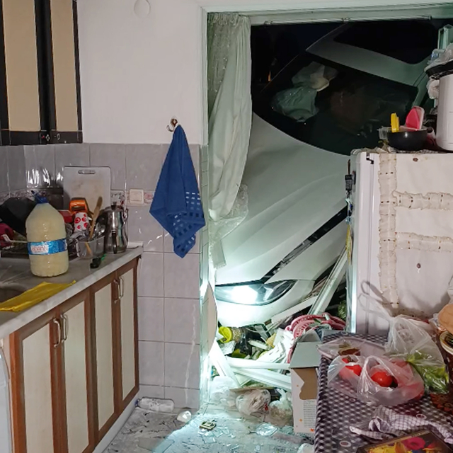 Uyuşturucu etkisinde gaza bastı, ortalık savaş alanına döndü