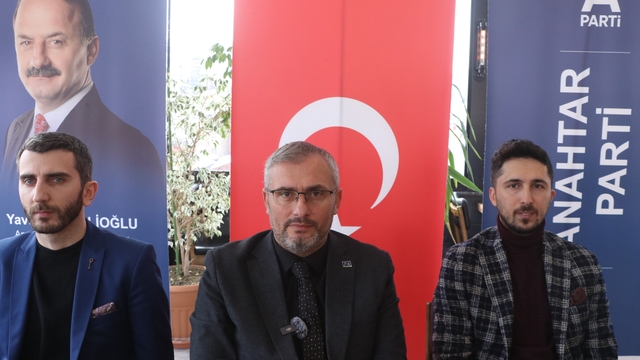 Anahtar Parti Rize İl Başkanı Kutanoğlu, gazetecilerle bir araya geldi