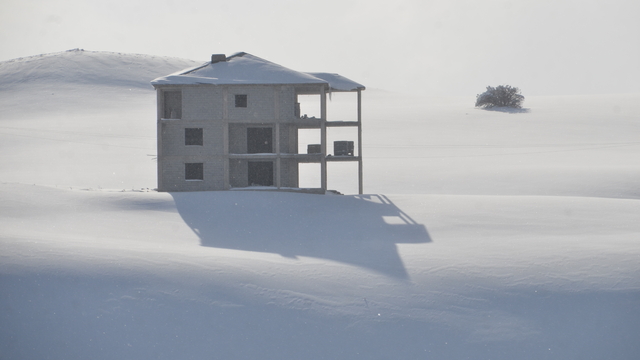 Van, Muş ve Bitlis'te kar nedeniyle 114 yerleşim yerine ulaşım sağlanamıyor