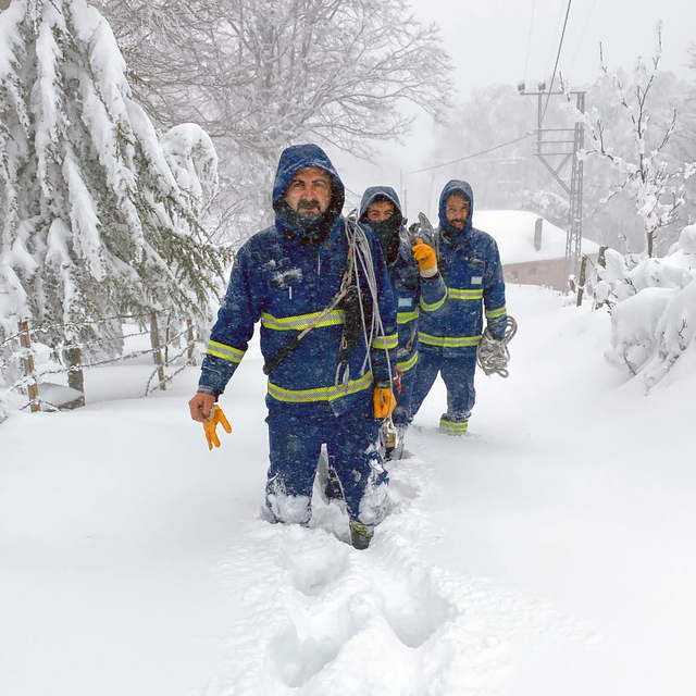 Tokat'ta enerji timlerinin mesaisi yoğun kara rağmen devam ediyor