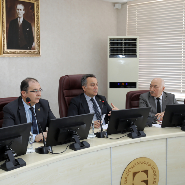 TOGÜ Rektörü Yılmaz, meslek yüksekokulları müdürleri ile bir araya geldi