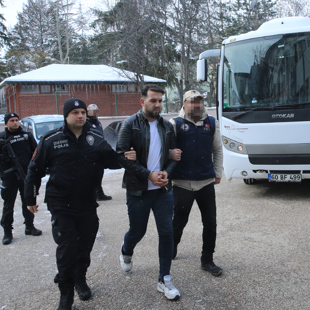 Tokat'ta FETÖ'ye yönelik "Kıskaç-40" operasyonunda gözaltına alınanlardan 8...