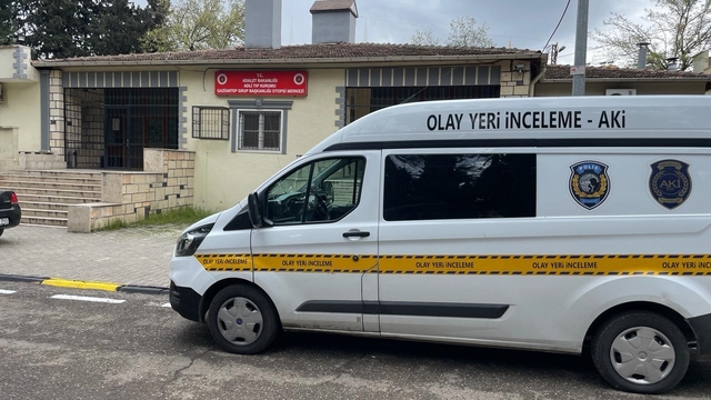Eski eşini bıçaklayarak öldürdü