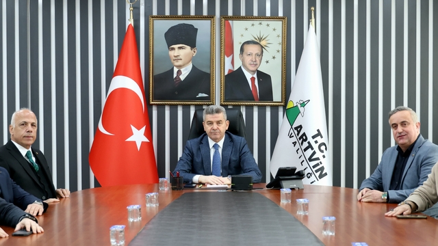 Artvin Ticaret Borsası Başkanı Akyürek, Vali Ergün'ü ziyarette bulundu