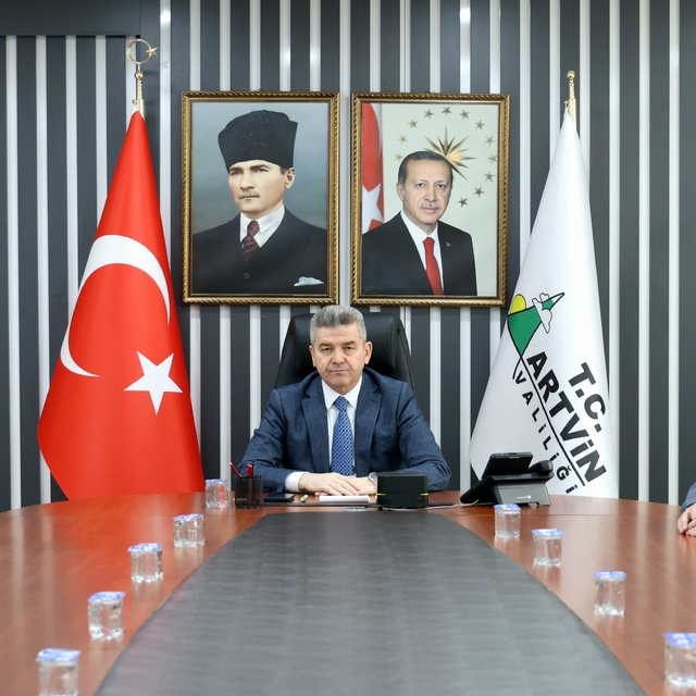 Artvin Ticaret Borsası Başkanı Akyürek, Vali Ergün'ü ziyarette bulundu