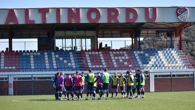 Zenit'in alt yapı takımları, Altınordu tesislerinde kampta
