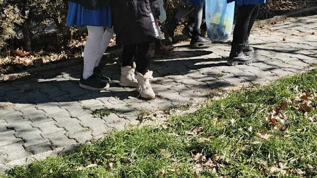 Başmakçı'da öğrencilerden örnek davranış