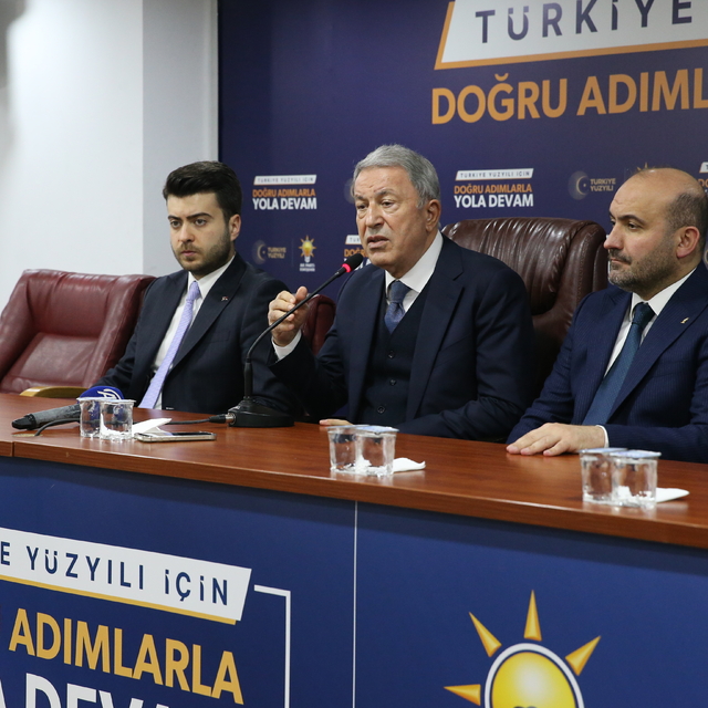 TBMM Milli Savunma Komisyonu Başkanı Akar, Eskişehir'de konuştu: