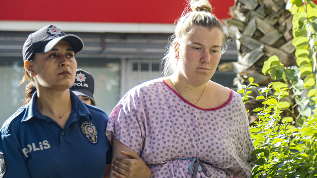 Yeni doğan bebeğini klozete bırakan Rus anneye 15 yıl hapis