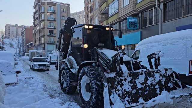 Zonguldak'ta binalarda uzun buz sarkıtları oluştu, köy yolları ulaşıma kapandı (2)