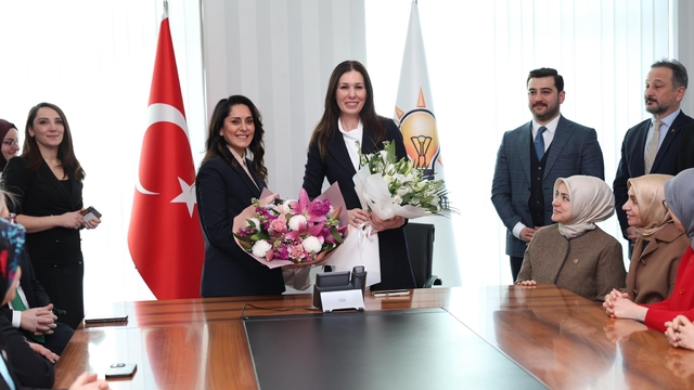 AK Parti Çevre ve Şehircilik Politikaları Başkanı Karaaslan, görevini Tuncer'e devretti