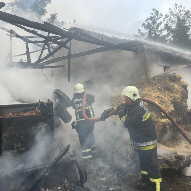 Osmancık'ta bir evde elektrik kontağından yangın çıktı