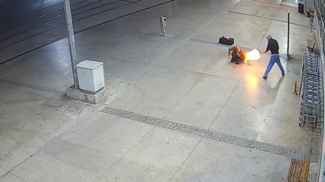 Eşine mesaj yazan kişiyi pompalı tüfekle vurup, darbeden sanığa ilk duruşmada tahliye