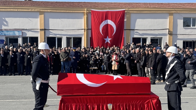 Kayseri'de operasyonda geçirdiği kalp krizi sonucu şehit olan polis memuru için tören düzenlendi