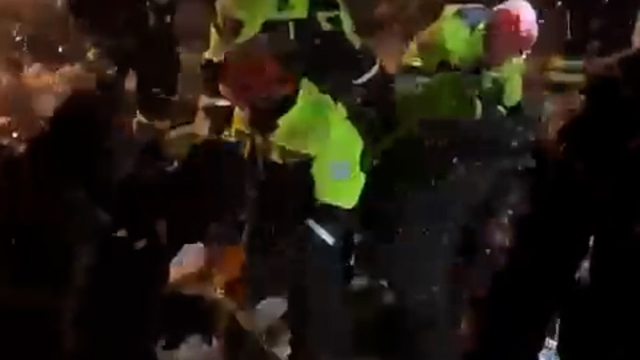 Ahırın çatısı çöktü; 50 küçükbaş öldü