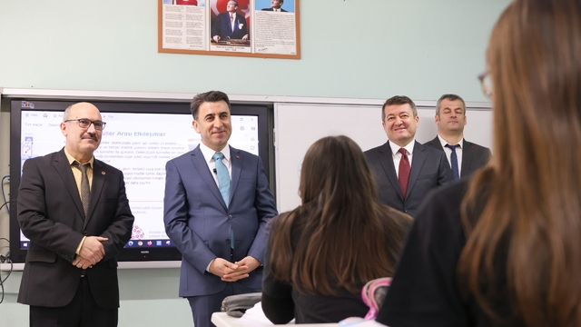 Bilecik Valisi Aygöl, lise öğrencileriyle bir araya geldi