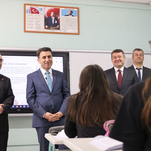 Bilecik Valisi Aygöl, lise öğrencileriyle bir araya geldi