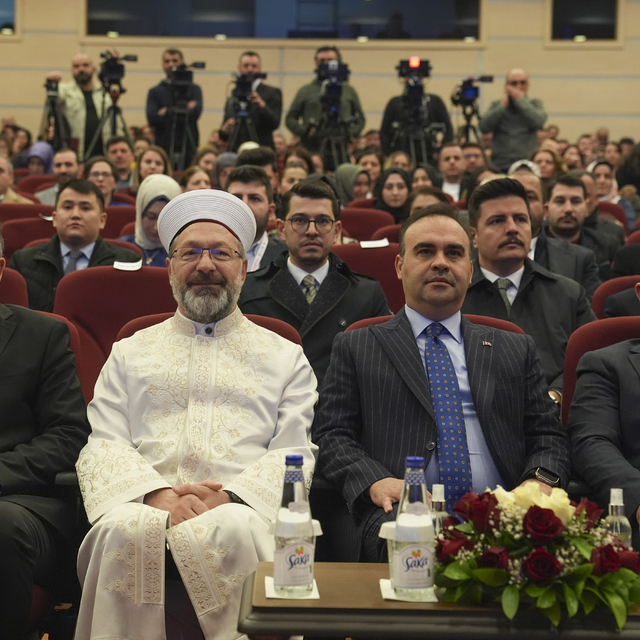 Bakan Kacır, Uluslararası Helal Uygunluk Değerlendirme Sempozyumu'nda konuş...