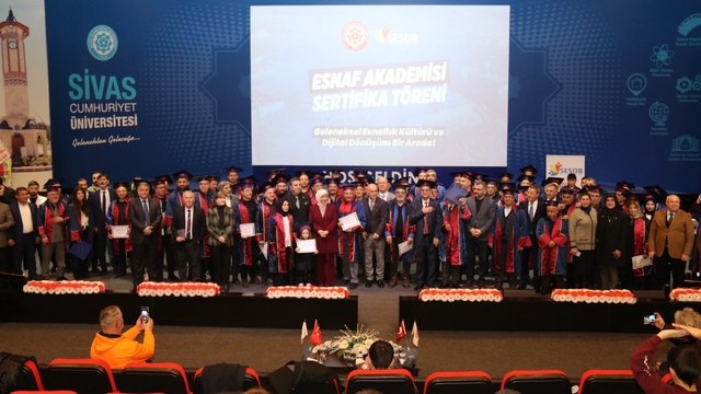 Sivas'ta düzenlenen Esnaf Akademisi sona erdi