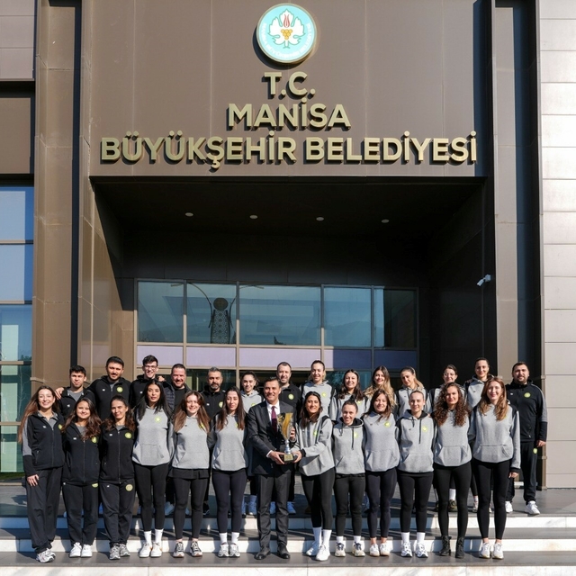 Manisa'da kupa Zeyrek'e armağan