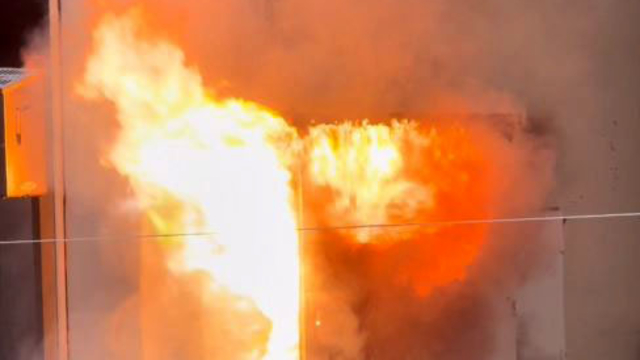 Elektrik panosundaki patlama kamerada