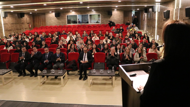 Tekirdağ'da velilere "Türkiye Yüzyılı Maarif Modeli" eğitimi veriliyor