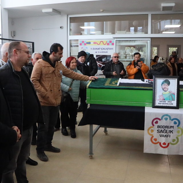 Bodrum'da trafik kazasında hayatını kaybeden engelli kişi toprağa verildi