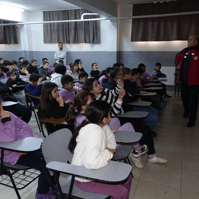 Balıkesir'de okullarda afet ve yangın tatbikatı yapıldı