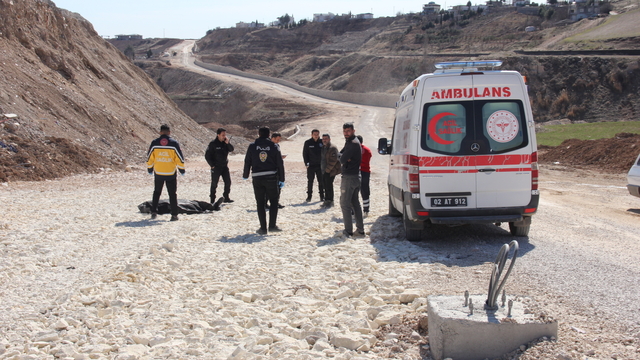 Adıyaman'da bir kişi yol kenarında ölü bulundu