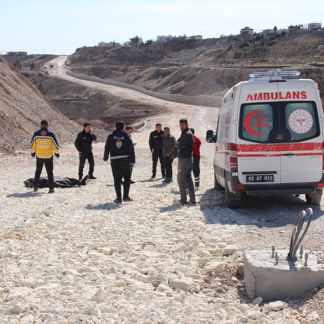 Adıyaman'da bir kişi yol kenarında ölü bulundu
