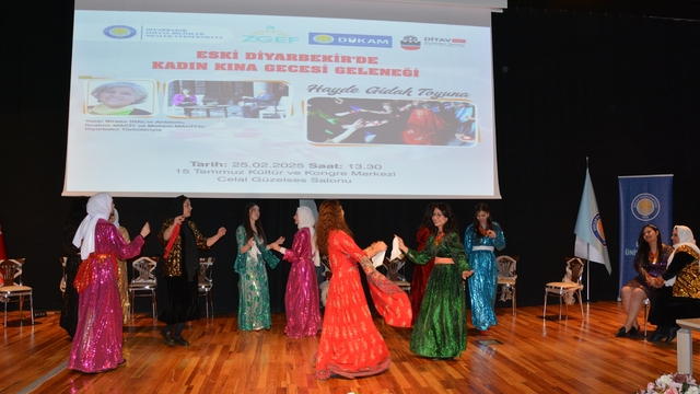 Diyarbakır'da "Eski Diyarbekir'de Kadın Kına Gecesi Geleneği" etkinliği düzenlendi