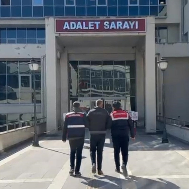 Osmaniye'de DEAŞ operasyonunda yakalanan zanlı tutuklandı