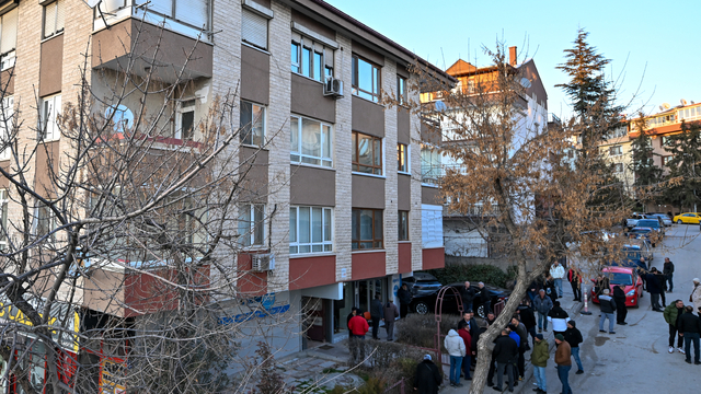 Başkentte aynı aileden 3 kişi evlerinde ölü bulundu