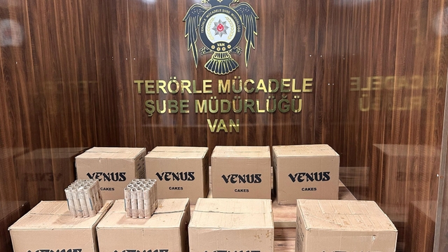 Van'da izinsiz gösteri yapanlara havai fişek temin eden 6 şüpheli yakalandı