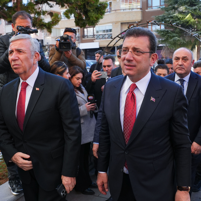 İmamoğlu ve Yavaş, Zafer Partisi Genel Başkanı Özdağ'ın annesi Gönül Özdağ'...