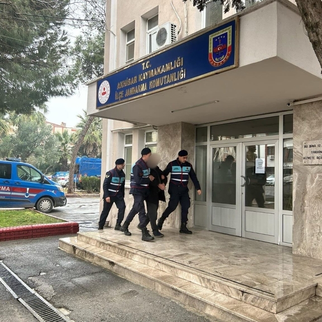 Kendilerini kamu görevlisi olarak tanıtan şüphelilere MİT ve jandarmadan op...