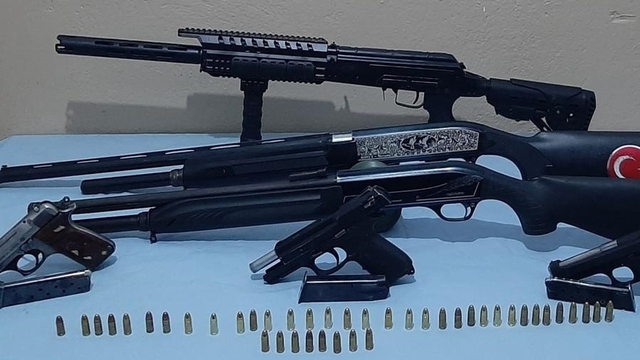 Sivas'ta silah kaçakçılığı operasyonunda 4 zanlı yakalandı