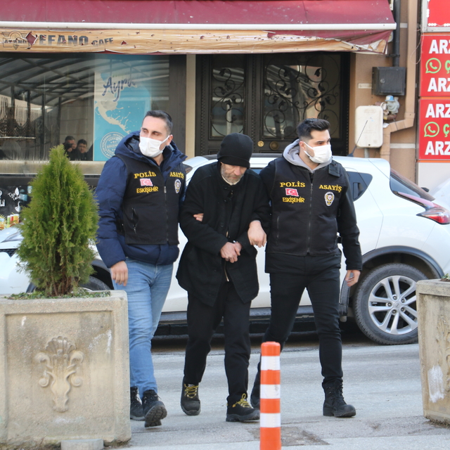 12 yıldır aranan firari, kardeşinin kimliğiyle yakalandı