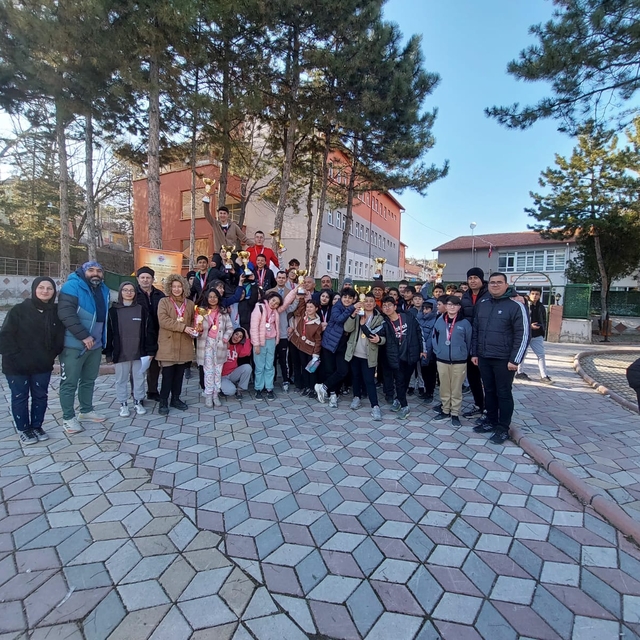 Okul Sporları Oryantiring İl Birinciliği Bayat'ta yapıldı