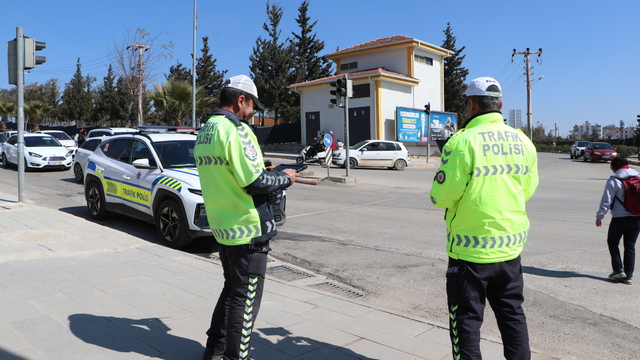 Kilis'te emniyet ekipleri dronla trafik denetimi yaptı