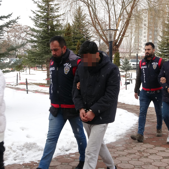 Sivas'ta silah kaçakçılığı operasyonu; 4 gözaltı