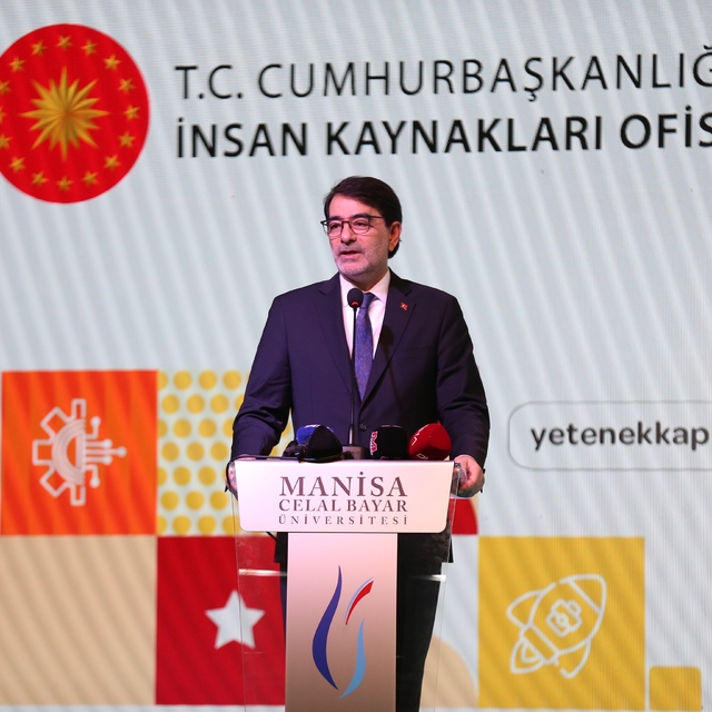 Ege Bölgesi Kariyer Fuarı, Manisa'da açıldı