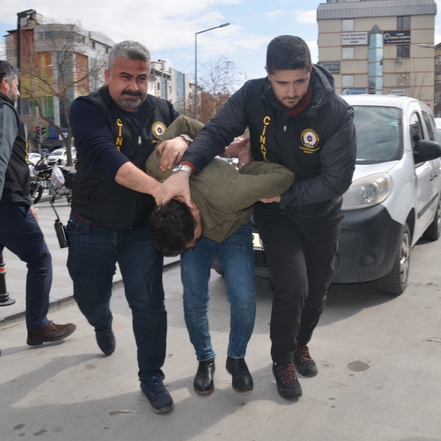 Konya'da polis aracının tırla çarpıştığı kazayla ilgili 2 gözaltı