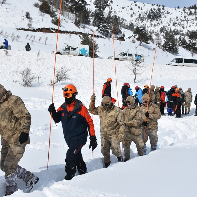Gümüşhane'de çığda arama kurtarma tatbikatı gerçekleştirildi